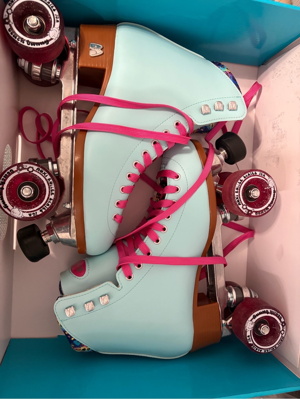 Moxi Beach Bunny Women’s Skates